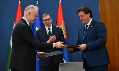 A szerb elnök felügyelte, hogy a miniszterek "szépen írnak-e"