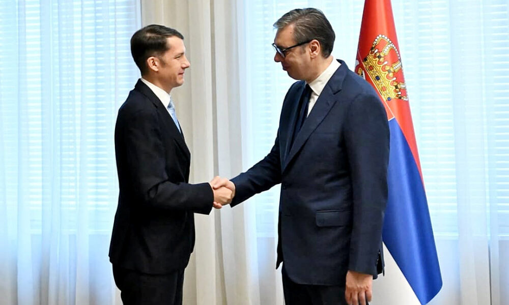 A VMSZ ismét csak államtitkári posztokat kér, Pásztor Bálint és Aleksandar Vucic