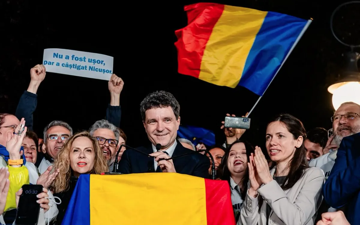 Nem volt könnyű, de Nicușor nyert - hirdeti a felirat. Eztán sem lesz könnyű