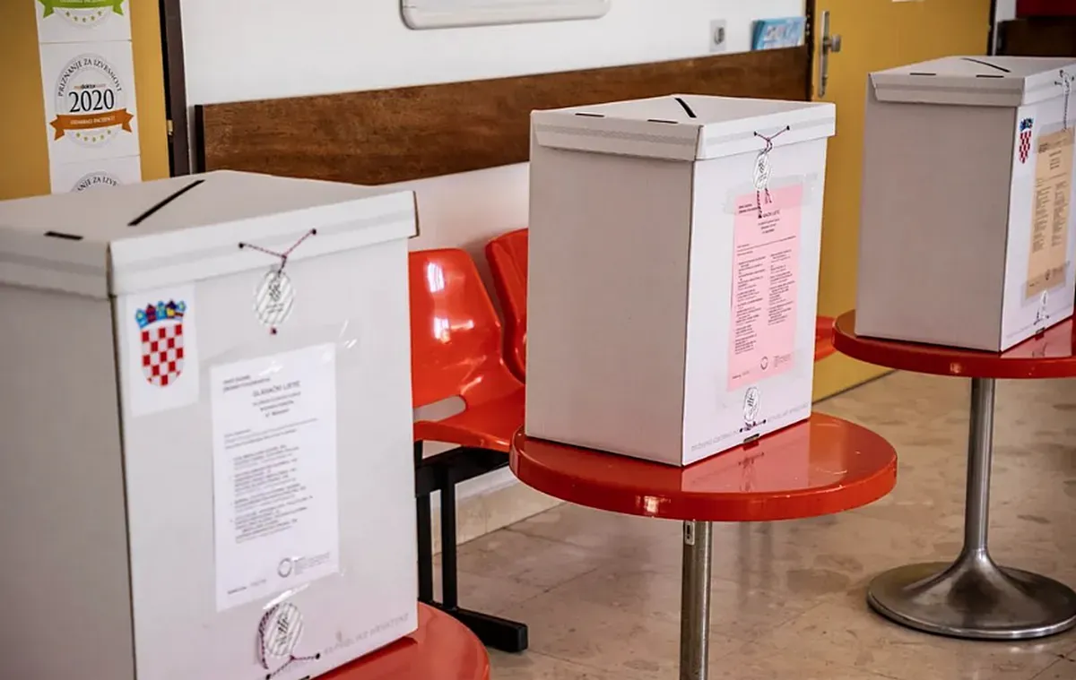 Helyhatósági választásokat tartották Horvátországban különböző színű szavazólapokkal
