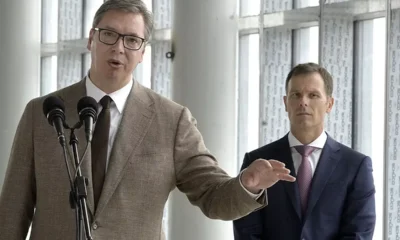 Aleksandar Vučić szerb elnök, és kormányokon átívelő pénzügyminisztere, Siniša Mali, aki általában nem vesz részt a sárdobálásban