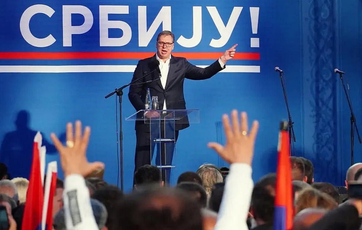 „Aco, Srbine!” – Vučić és a drónérzékeny nagygyűlés Nišben 2 A szerb elnök közölte, hogy minden szerbiai várost felszabadít, akkor sűrű lesz a "nagygyűlésesdi" a nyáron Szerbiában!