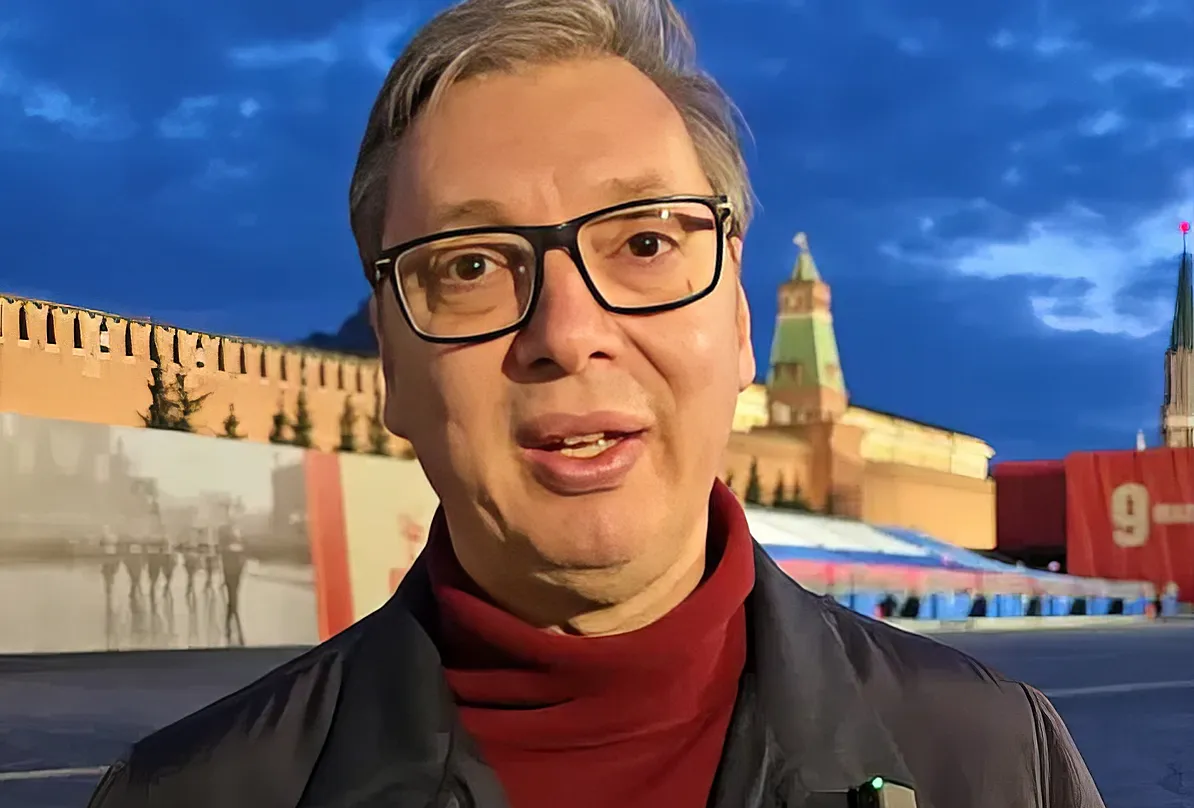 A szerb elnök esten kilenckor adott interjút a Vörös téren a szerb közszolgálati televíziónak, és készített videót a saját Instagramja számára