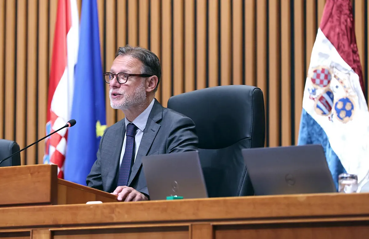 A horvát parlament június 5-ét egyhangúlag a horvát zászló napjává nyilvánította