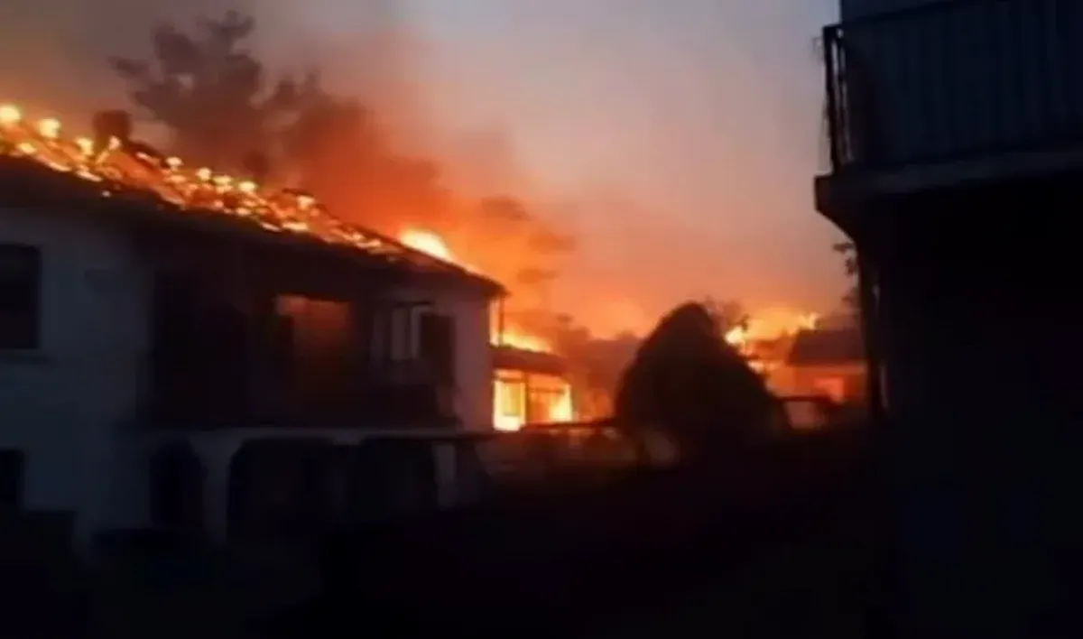 Hogy éghetett le egy teljes falu Szerbiában? 3 Dubovo szinte teljesen kiégett, miközben egy teljes felszereléssel ellátott tűzoltóautó állt a helyi közösség tanácselnökének a háza előtt, talán mondani sem kell, hogy a Szerb Haladó Párt tagjáról van szó
