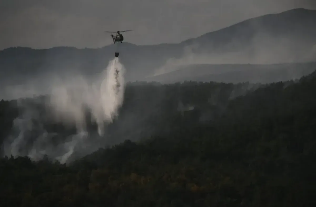 Hogy éghetett le egy teljes falu Szerbiában? 5 Egy helikopter bizonyítottan segédkezett az oltásban