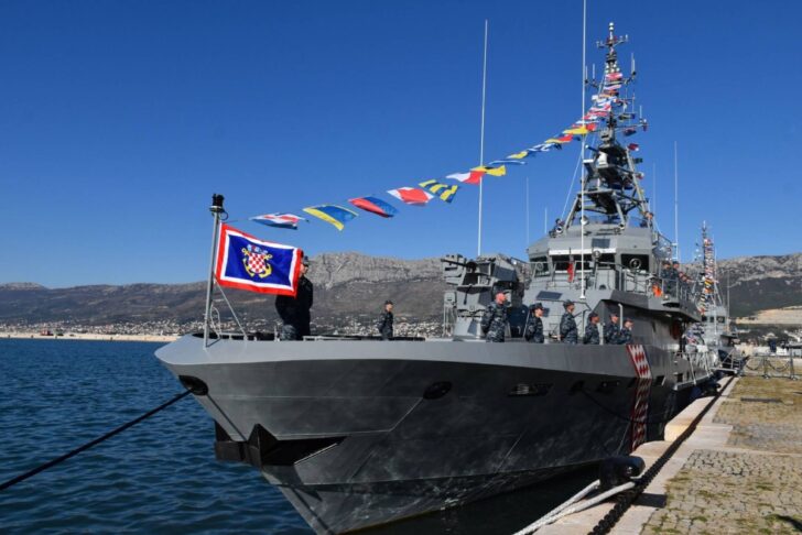 Az OOB-32 „Umag” átadási ceremóniája