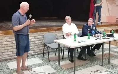 A gyáva polgármester