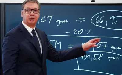 Vucic és a tábla