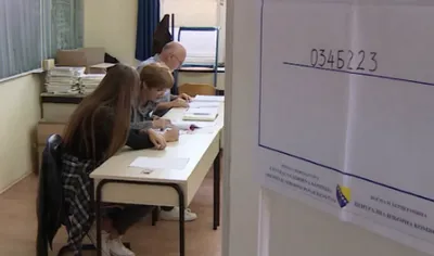 Dodik pénzzel váltotta ki magát