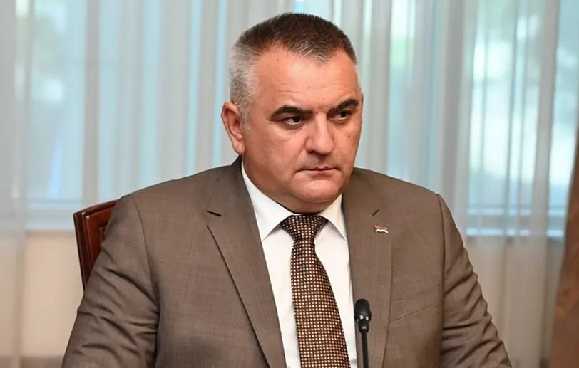 új kormányfő