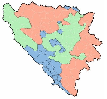 Grlić Radman: Horvátország bánja, hogy aláírta a daytoni egyezményt 5 A képen a kék színnel jelölt terület jelentené a harmadik, horvát többségű entitást. A zöld szín a bosnyák entitás lenne, míg a narancsszínű a ma is külön entitást alkotó boszniai Szerb Köztársaságot jelöli. A zöld és kék színnel jelölt területek együttesen képezik ma a „bosnyák-horvát föderációt” egy entitásként