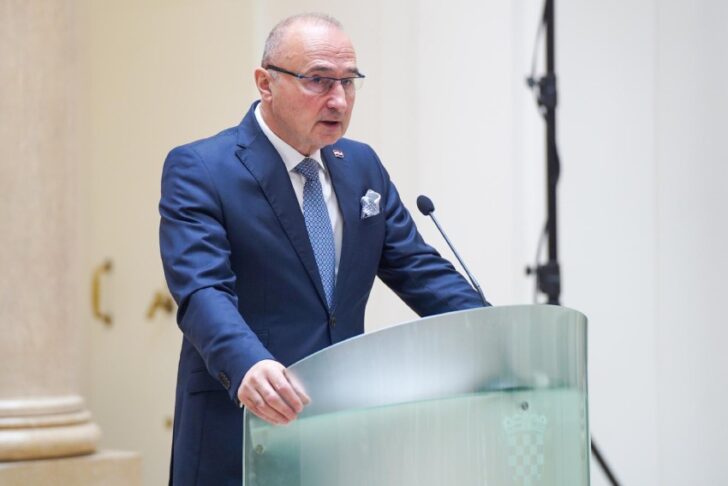 Egy agyonhallgatott külügyminiszter, megbolondult a világ 3 Gordan Grlić Radman beszéde a külügyminiszterek találkozóján