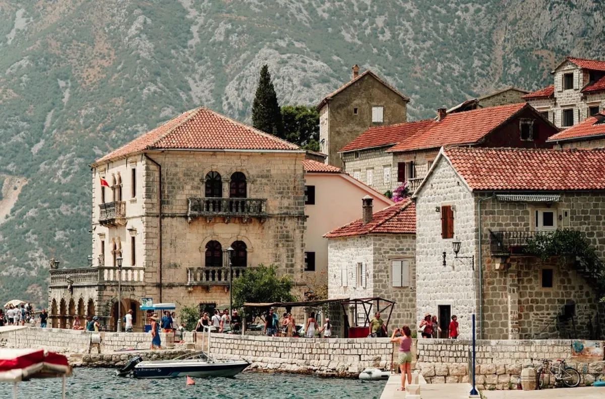 Nyaralás a fekete hegyek lábánál, Perast, Montenegró
