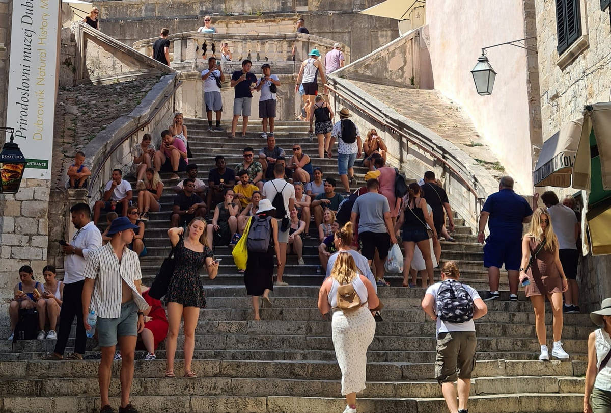 A rómail Spanyol lépcsők mintájára épült Skalini, vagyis a jezsuitákhoz vezető lépcsősor Dubrovnikban