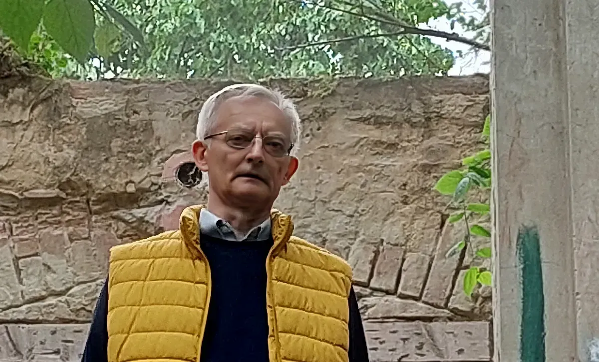 Surányi Zoltán, a Vajdasági Magyar Plénum elnöke szerint a szervezet létrejöttével a vajdasági magyar közösség egy része intézményesen is támogatni kívánja az egyetemistákat demokratikus követeléseik elérésében