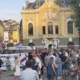 A szimpatizánsok nem éppen tömeges megmozdulásának résztvevői Szabadkán. A transzparensen, amely a képen alig látszik, az olvasható, hogy "harcolj a blokádok ellen"!