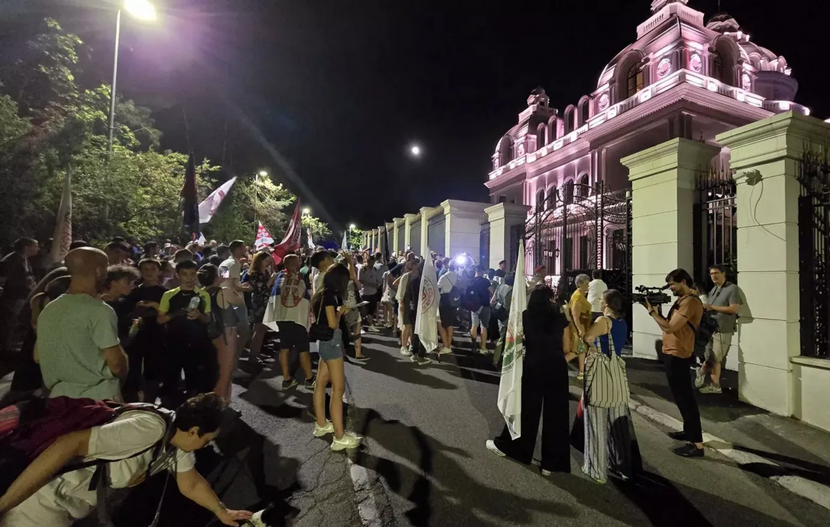 A szerénységtől nem szenvedő Zeljko Mitrovic saját magáról nevezte el a házat Žeks Villának 
