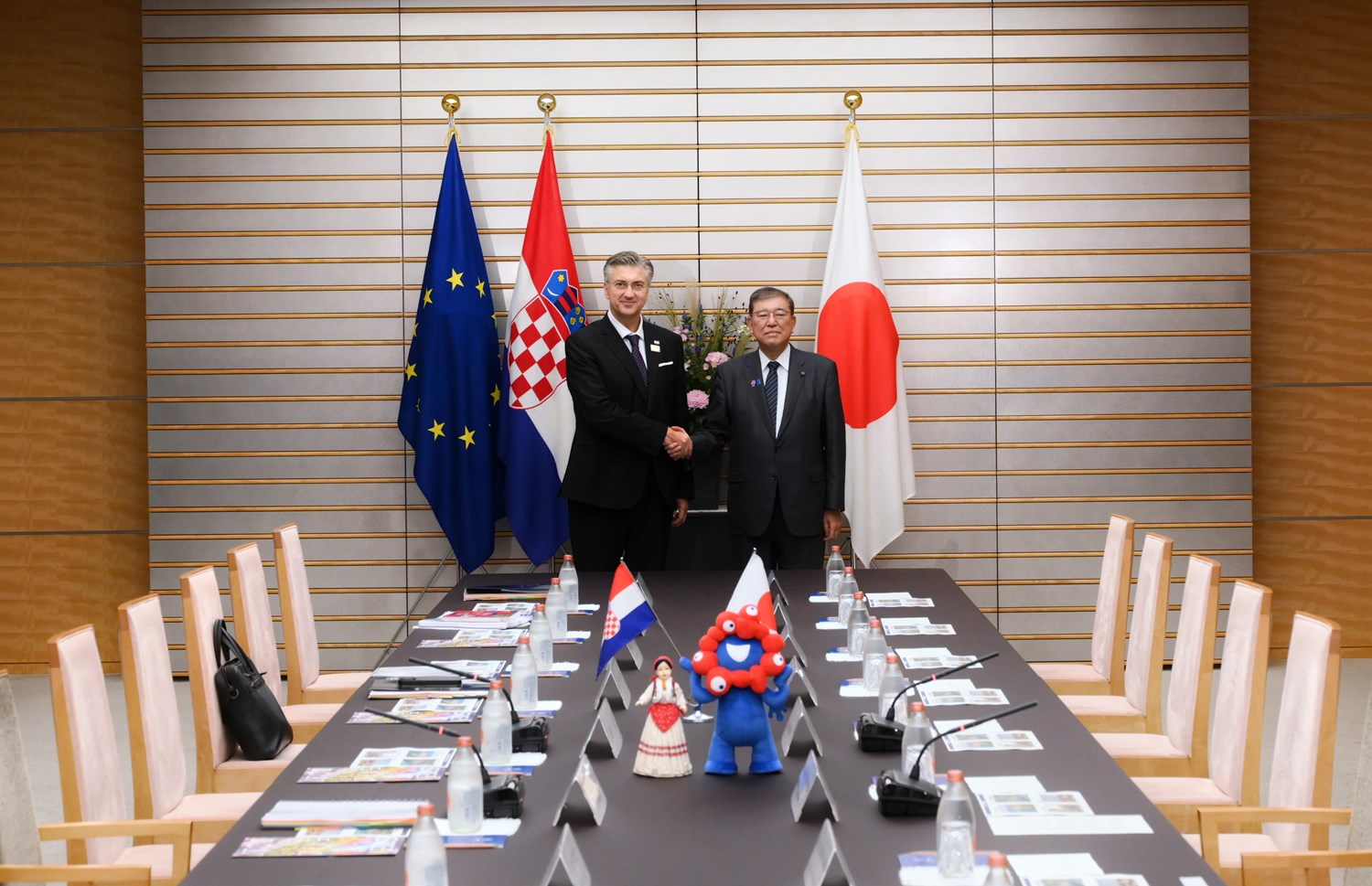 Plenkovic horvát miniszterelnök és Isiba Sigeru japan miniszterelnok találkozója, a tonhal export volt a fő téma