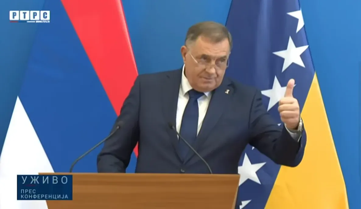 A NATO nem engedi, hogy biztonsági vákuum alakuljon ki Boszniában (?) 3 Dodik látványosan hangsúlyozta, hogy a Főmegbízotti Hivatal megbízatása egy évre szólt