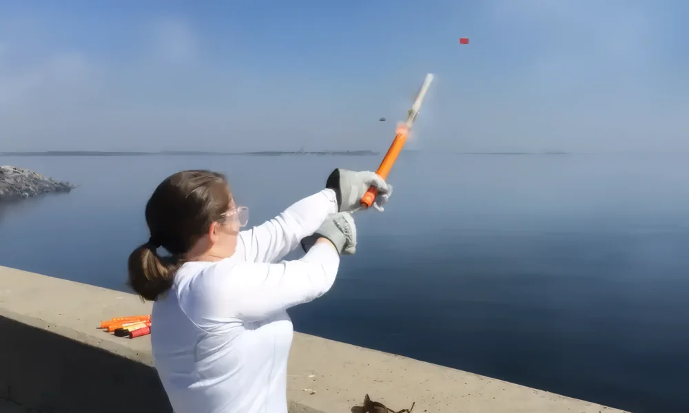 A jelzőrakéta kilövésének pillanata, a kép illusztráció (Forrás: YouTube)