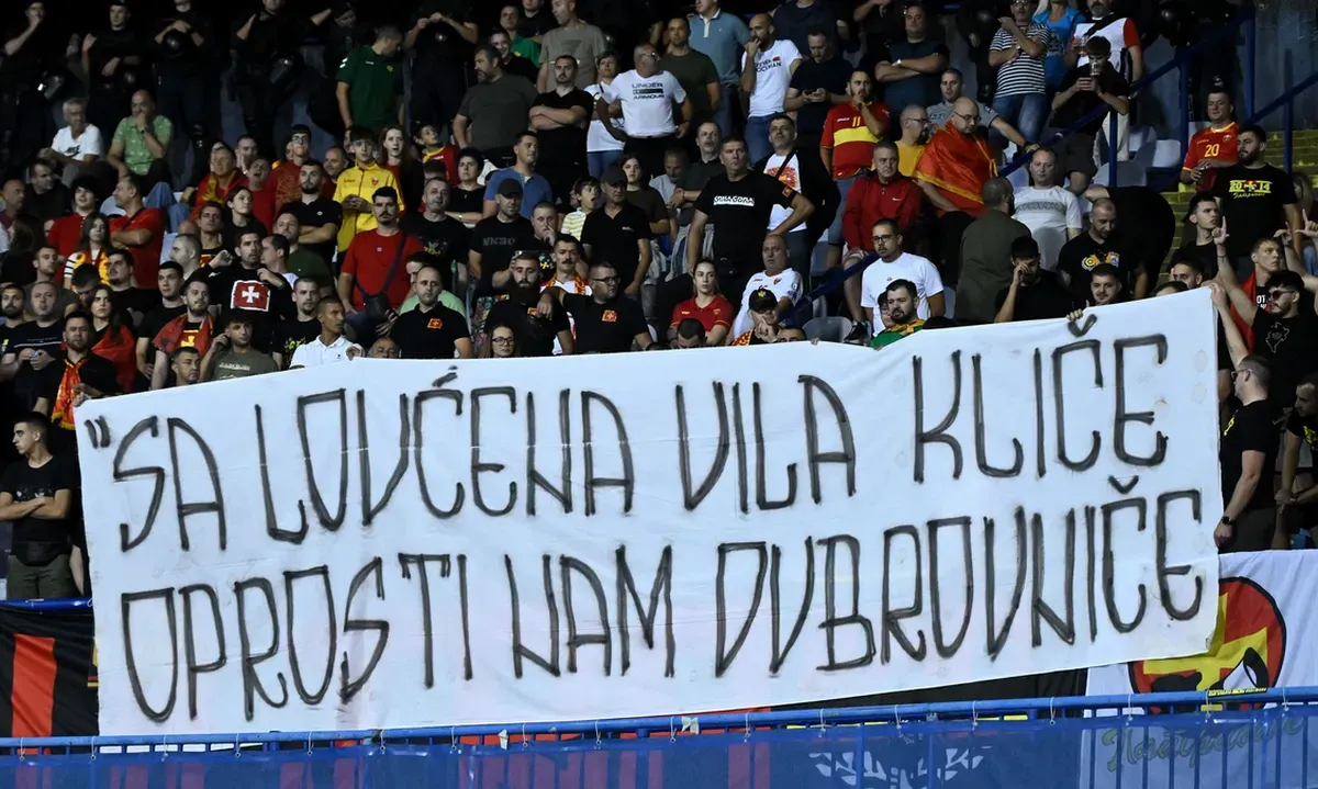 A montenegrói szurkolók bocsánatot kértek Dubrovniktól a háborús gaztettekért (Forrás: Dubrovčki dnevnik/Pixsell)