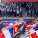 Az első sorban látható a nemzeti különítmény a "szerb gyarmatokról". a Fekete Hegyek országából és Boszniából, a kakukktojás a belgrádi polgármester, ha jól látjuk. Balról jobbra haladva a harmadik Knezevic, negyedik Mandic