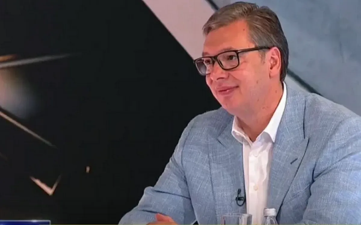 Horvát–szlovén katonai paktum: Belgrád szerint Szerbia ellen irányul 4 A szerb elnök a Pink Televízióban, már nem volt olyan vidám, mint éjfélkor, de azért még mindig nem fagyott le az arcáról a mosoly