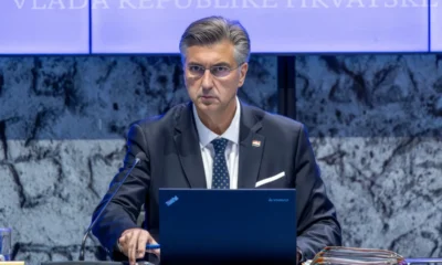 - A Janaf nem eladó, és ilyen opciót egyáltalán nem is fontolgatnak – hangsúlyozta Plenković horvát miniszterelnök a zágrábi kormányülésen, hozzátéve, hogy olyan megoldásra számít, amely lehetővé teszi a Szerbiai Olajipari Vállalat (NIS) és a Janaf közötti együttműködés folytatását