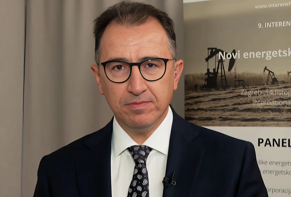 A török olajcég vezérigazgatója ismeri a történelmet, bár ezzel aligha vívja ki a közép-európai népek szimpátiáját, de beszéljünk inkább az energetikáról