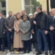 A szerb elnök farmerben és garbóban írta a történelmet, a dress code nem vonatkozott Aleksandar Šapićra sem, ő kimondottan "sportosan" öltözött a vonatozáshoz. A nép öt napig ingyen utazhat