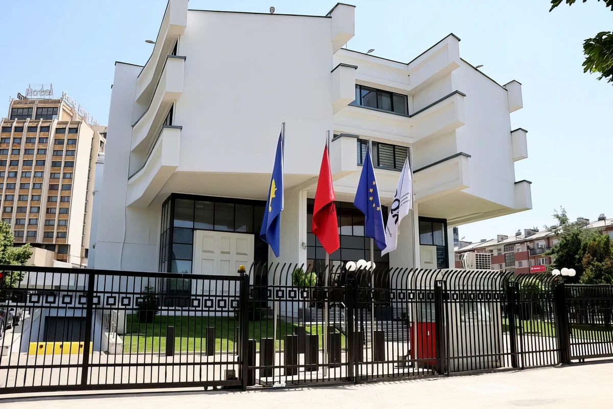 A dinár továbbra is használatban van Koszovó északi részén 3 Koszovói Központi Bank