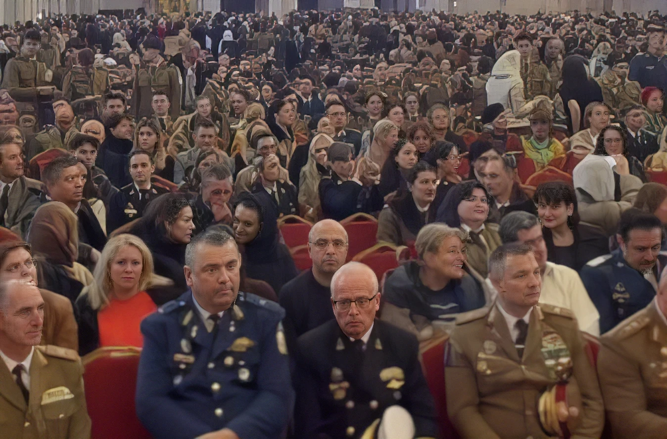 A hallgatóság egy része. A patriarchátus azt állítja, hogy az „Avem o țară” (Van egy hazánk) című dal szövegét tévesen tulajdonítják Radu Gyrmek