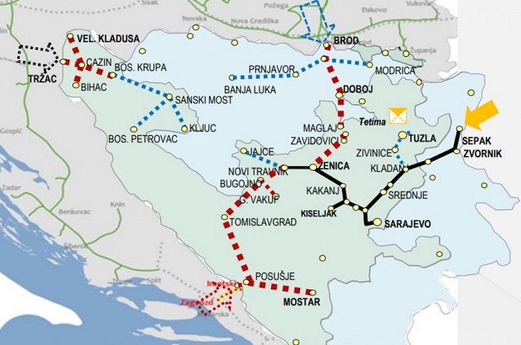 A piros szín a Déli Gázösszeköttetés útvonalát jelzi, a sárga nyíl az orosz gáz Szerbia felőli belépési pontja