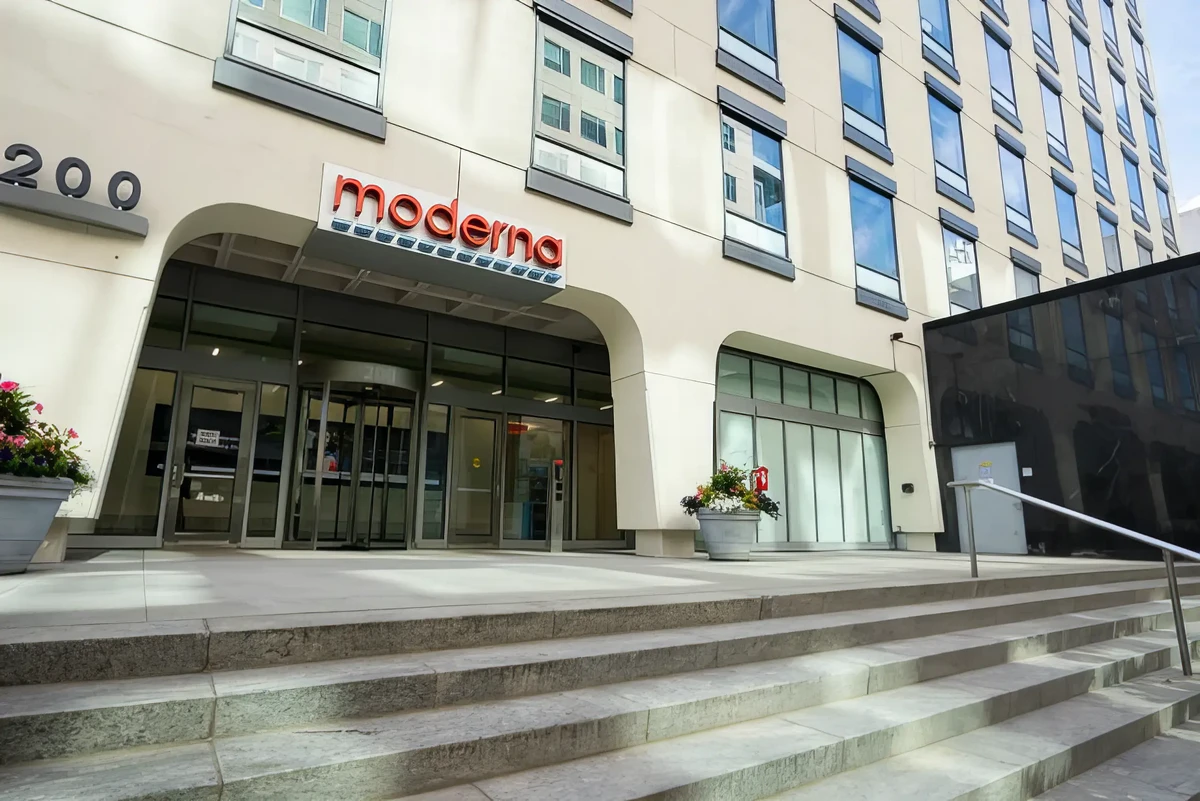 Az első szerbiai beteg Moszkvában veszi fel az orosz rák elleni vakcinát 5 A Moderna ma már közismert név a mRNS technológia területén