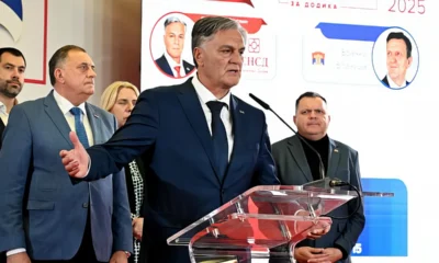 Politikai család, Siniša Karan beszédét modja, miután Dodik gyöztessé kiáltotta ki. A dublőr - hála Dodik "okos jelelölésének" és politikai dörzsöltségének, megnyerte az elnökválasztást
