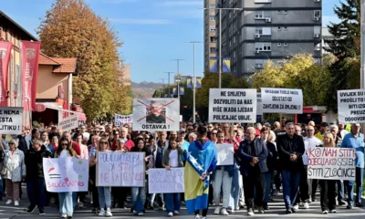 A gyermekprostitució tuzlai megjelenése ellen tüntettek. A demonstrálók szerint a rendőröknek védenie kellene az embereket, nem pedig résztvenniük a bűncselekményekben