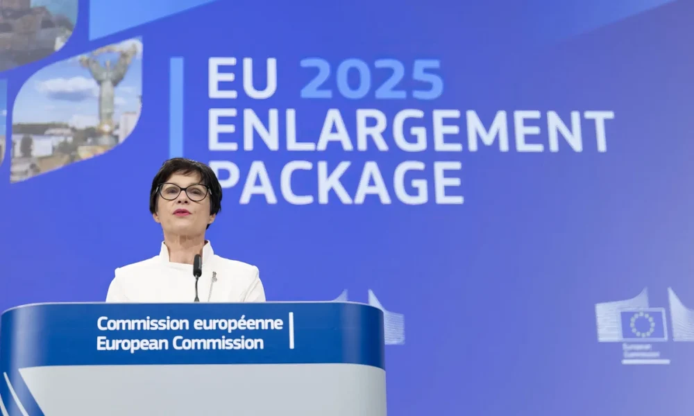 Bővítési reneszánszt ígér Brüsszel, de a régi tüneteket egyelőre nem sikerült orvosolni nagy ígéretek, lassú előrehaladás, sok politikai alkudozás várható. Mire számíthat Montenegró, Albánia, Moldova és Ukrajna