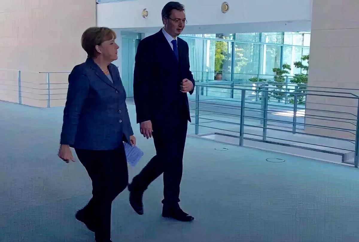 Visszavonult Anyu (Mutti), elszabadult az orosz és a szerb hajóágyú