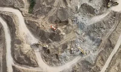 Bánya Belső-Mongóliában, itt nem európaiak csákányoznak (Forrás: YouTube, Screenshot)