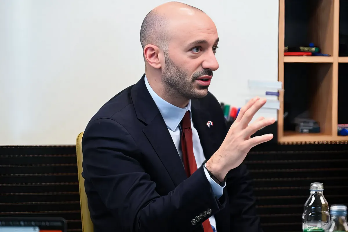 Benjamin Haddad horvátországi látogatása során találkozott az Infobip csapatával is, a céget az európai digitális technológia egyik meghatározó szereplőjének számító unikornis cégnek nevezett. Erről maga számot be az X-platformon