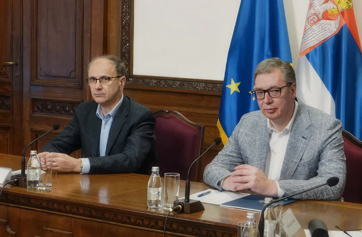 A szerb elnök és Đuro Macut bábminiszterelnök a Nemzetvédelmi Tanács ülésén