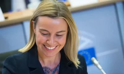 A korrupciót Nyugat-Európán kívül gyakran problémaként érzékelik, a törékeny demokráciákban vagy az előszobázó országokban. Ennek ellentmondanak a nyugat-európai példák, a közelmúltban letartóztatták Federica Mogherinit, az EU korábbi külügyi és külpolitikai főképviselőjét, míg Marine Le Pent Franciaországban elítélték az Európai Parlament pénzeszközeinek elsikkasztása miatt, ami a csalás magasiskolája. Ezek azonban csak kiemelt példák, a többezer ügy közül