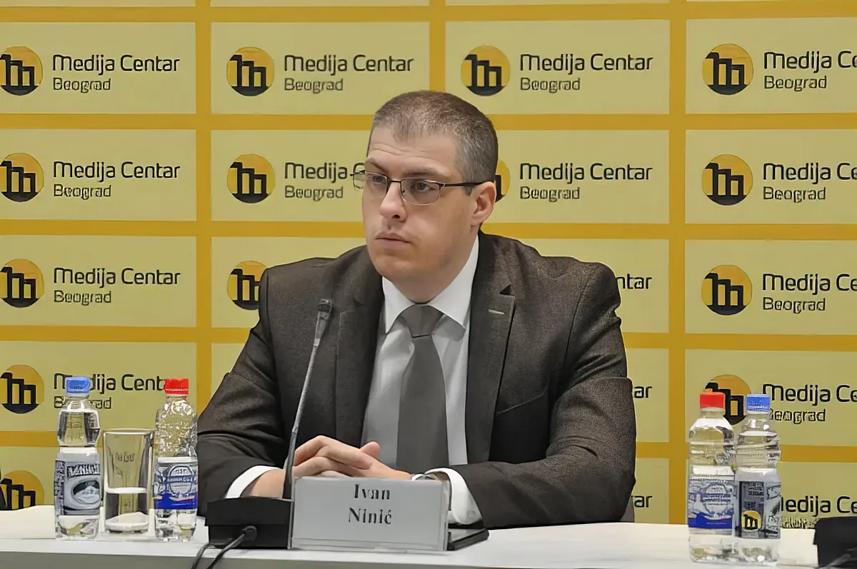 Szerbia ezzel fel is számolta a független igazságszolgáltatást? 4 Ivan Ninić belgrádi ügyvéd szerint sztrájkolni kell