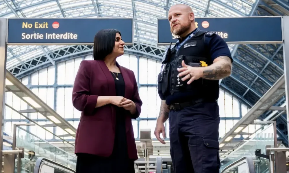 Shabana Mahmood profiljának nyitóképe az X platformon, a No Exit helyett inkább azt kellett volna kiírni, hogy No Entry