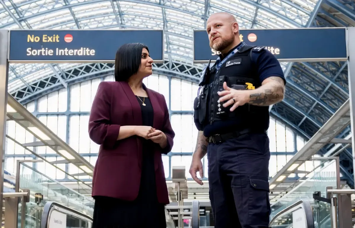 Shabana Mahmood profiljának nyitóképe az X platformon, a No Exit helyett inkább azt kellett volna kiírni, hogy No Entry