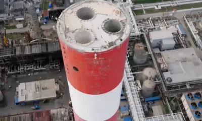 A pancsovai finomító dróntávlatból. A riadalom amiatt van, hogy a pancsovai finomító a legfelsőbb kategóriába tartozik (Forrás: Screenshot, YouTube)