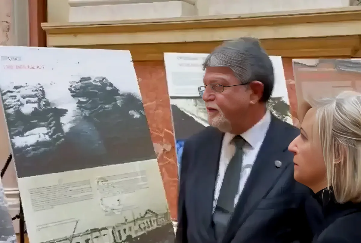 Tonino Picula megtekintette a szerb parlament előcsarnokában a jasenovaci fogolytáborral kapcsolatban szervezett kiállítást