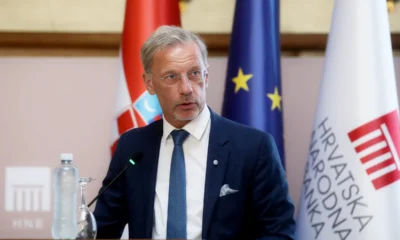 Adrej Plenković angolul gratulált az X-en a Horvát Nemzeti Bank elnökének. A horvát miniszterelnök megjegyezte, hogy Boris Vujčićot az eurócsoport hat jelölt közül választotta az Európai Központi Bank új alelnökének. Ez jelentős nemzetközi siker Horvátország számára, és erős megerősítése a kormányzó elmúlt években végzett munkájának szakértelmének és hitelességének (Forrás: X platform)