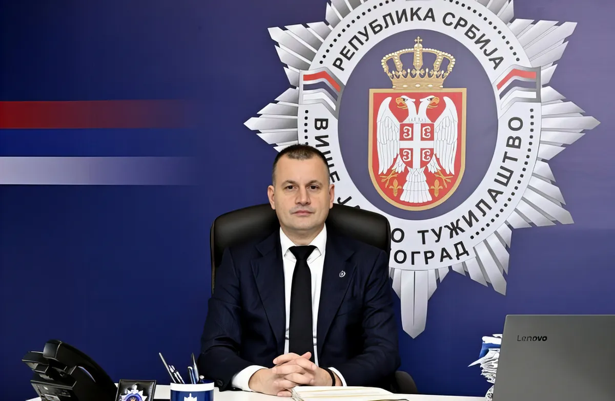 Hatályba lépett, de még tiltakoznak az igazságügyi törvénycsomag ellen 3 Tizenegy évig jársz egyetemre. hogy végül főügyész legyen belőled - olvasható egy bejegyzésben az X platformon. Arra nincs hivatalos adat, hogy Nenad Stefanović hány év alatt fejezte be az egyetemet, csak annyit lehet tudni, hogy a Belgrádi Egyetem Jogi Karán diplomázott